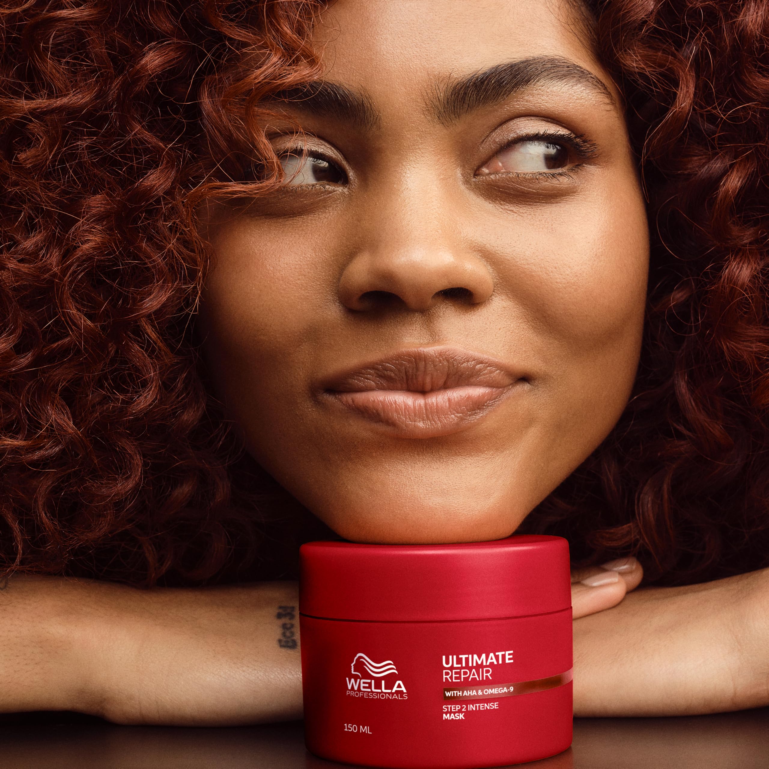 Wella Professionals ULTIMATE REPAIR Mask for Damage Hair | Deeply Nourishing | Strengthens & Smooths | 5 Fl Oz - Packaging May Vary